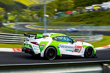 Podium F R E Fuel Fahrzeug Beim Stunden Rennen H N Rburgring